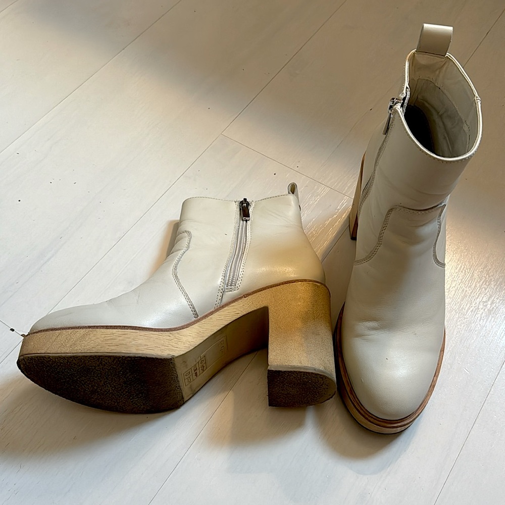 Gently worn dolce vita white boots